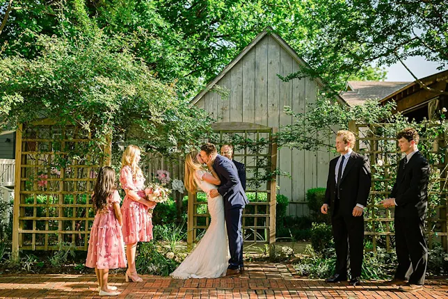 Gardens of Chestnut Square wedding venue
