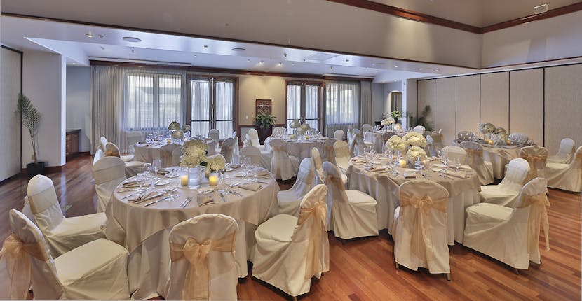 Dinah S Garden Hotel Peninsula Wedding Location And Peninsula