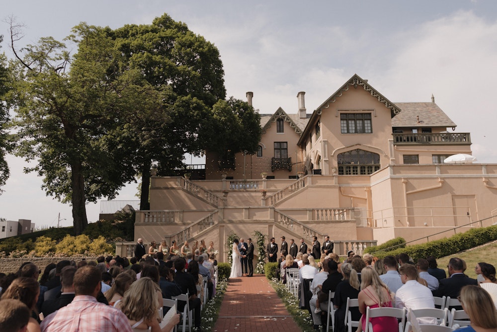 Find Indiana Wedding Venues