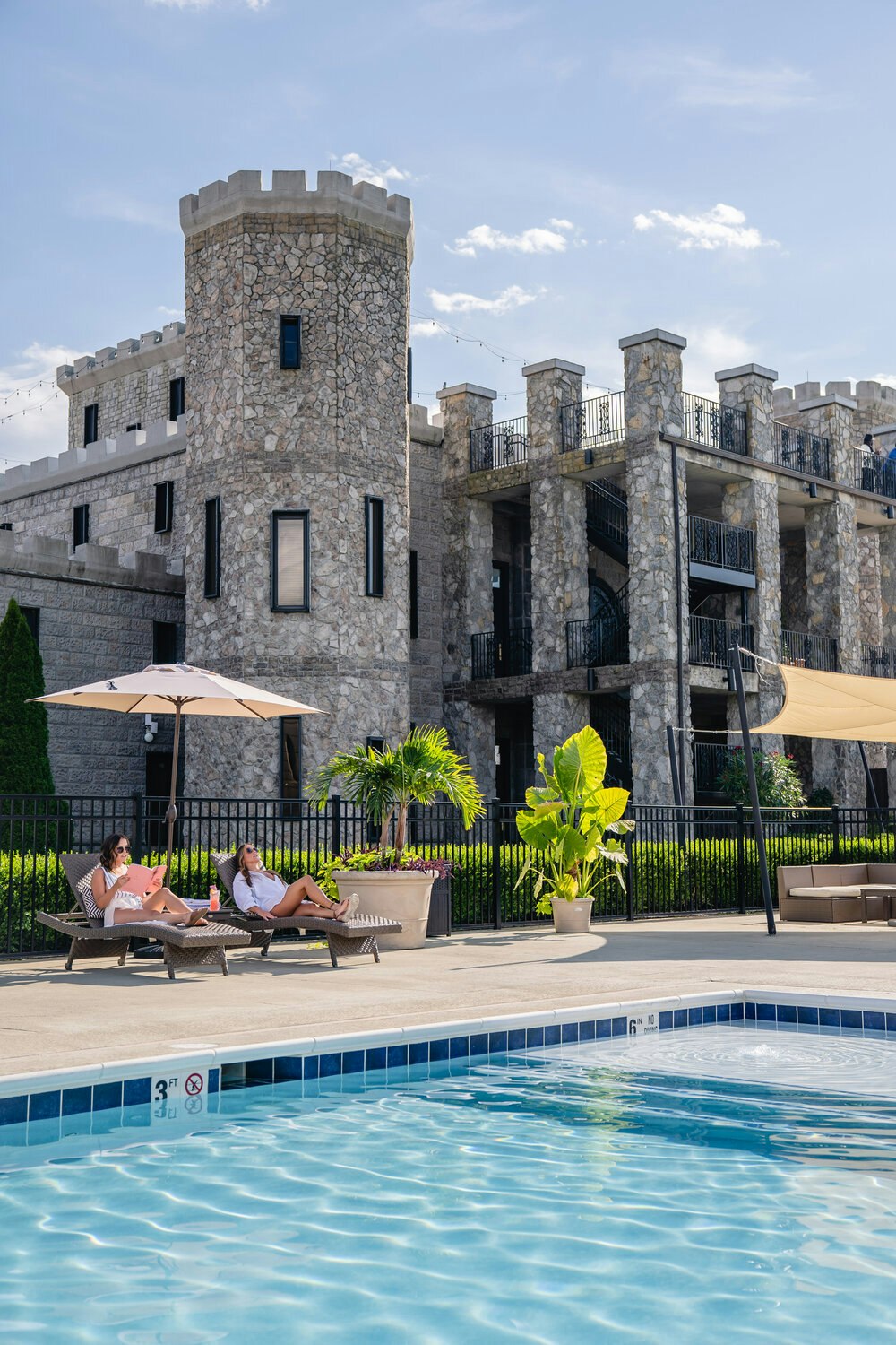 The Kentucky Castle Wedding Venue Versailles KY 40383 The kentucky castle wedding venue versailles ky 40383