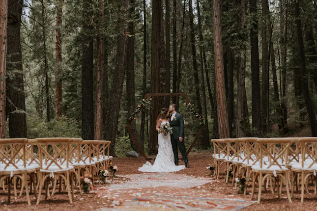 20 mile house wedding venue | Beachweddingtips.com